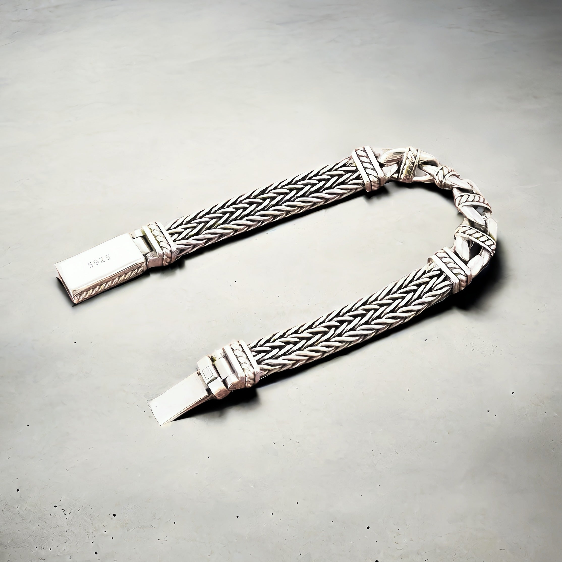 Fashion Braided Silver Bracelet (Item No.SB151)