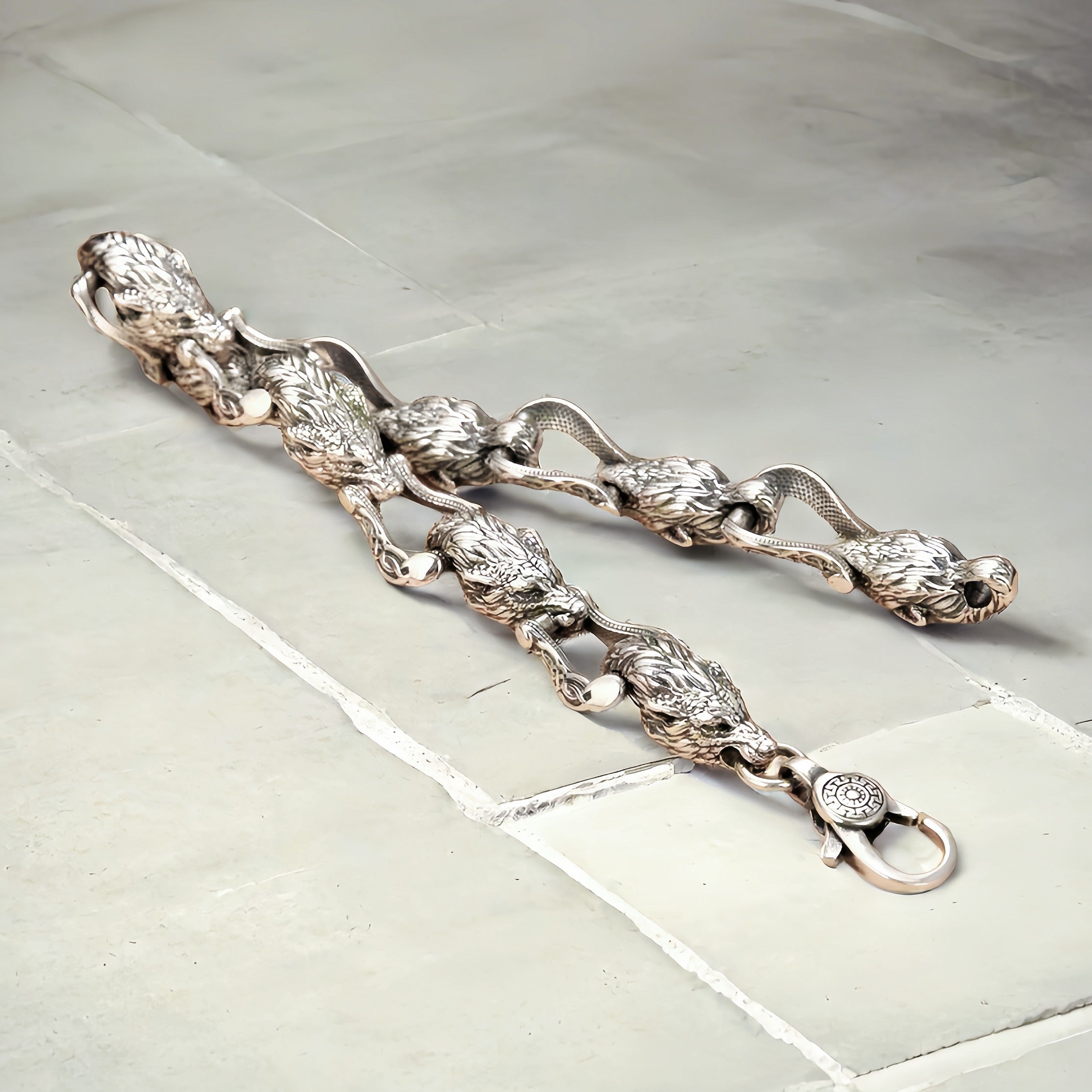 Wolf Silver Bracelet (Item No.SB141)