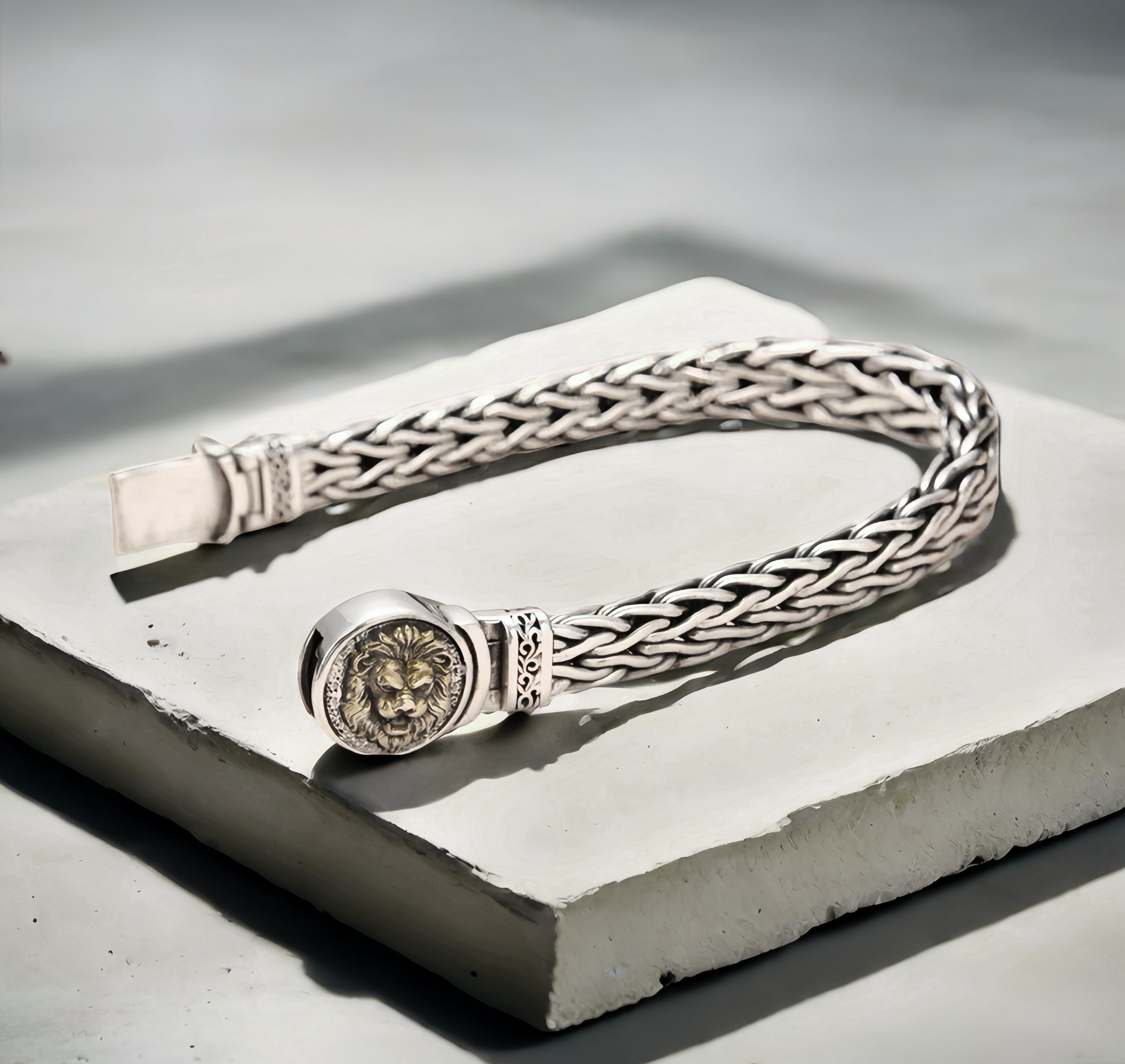 Lion Braided Silver Bracelet (Item No.SB177)