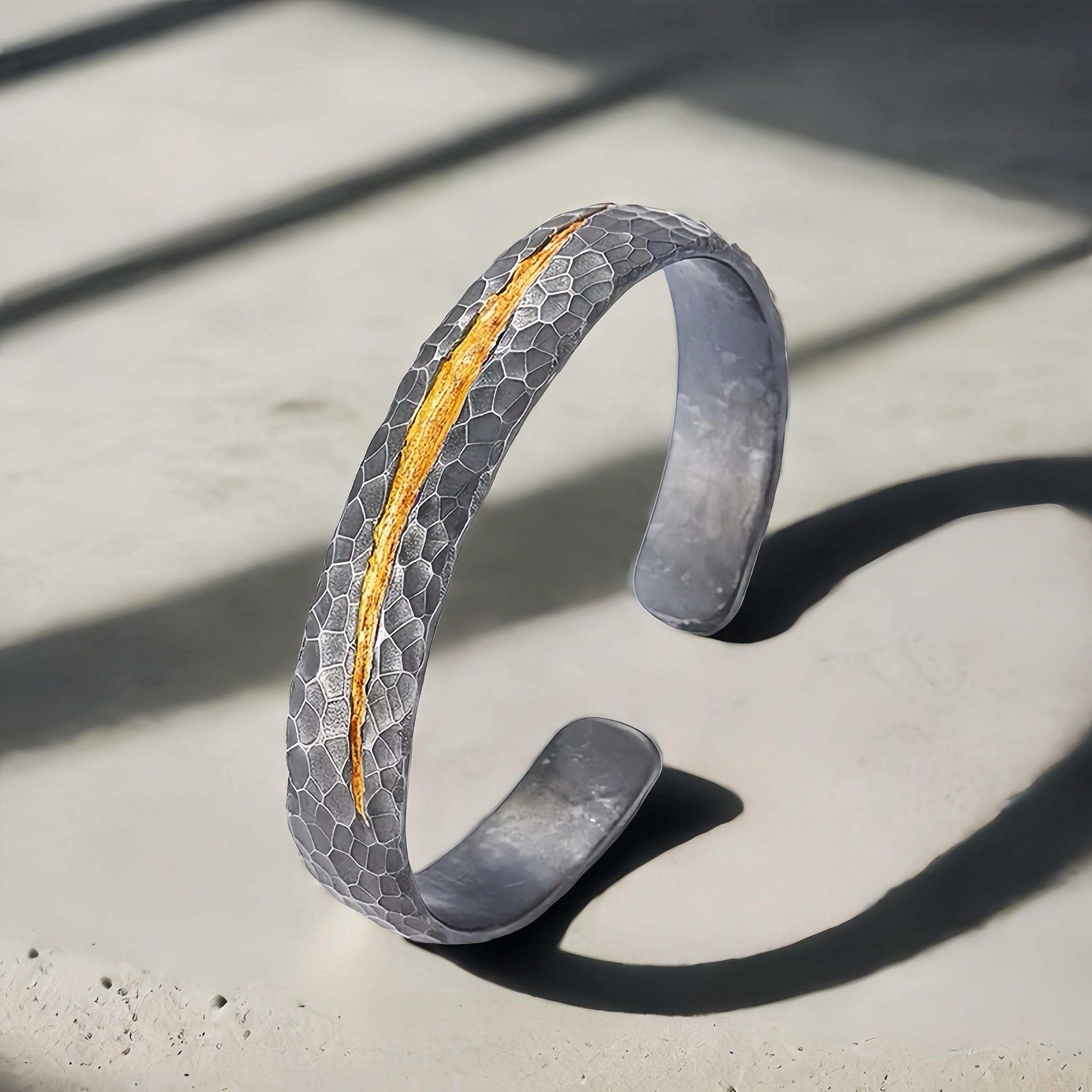 Hammered Inlaying Gold Silver Bangle (Item No.SB113)