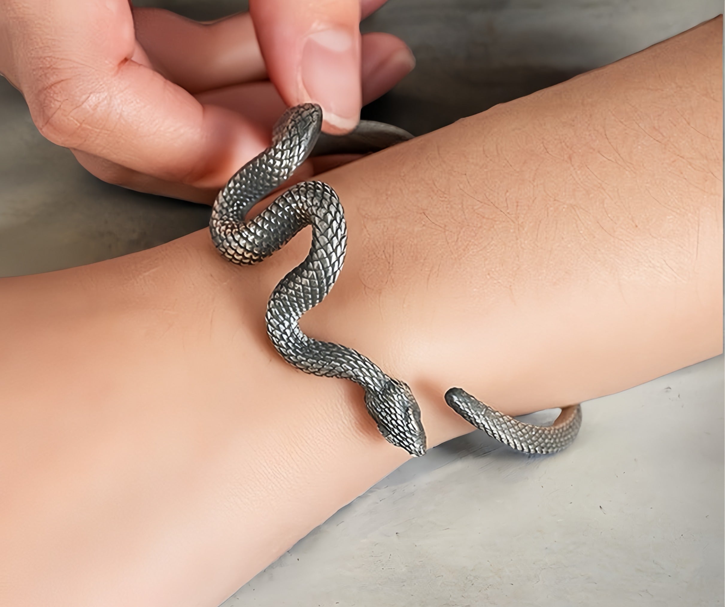 Snake Silver Bangle (Item No.SB126)