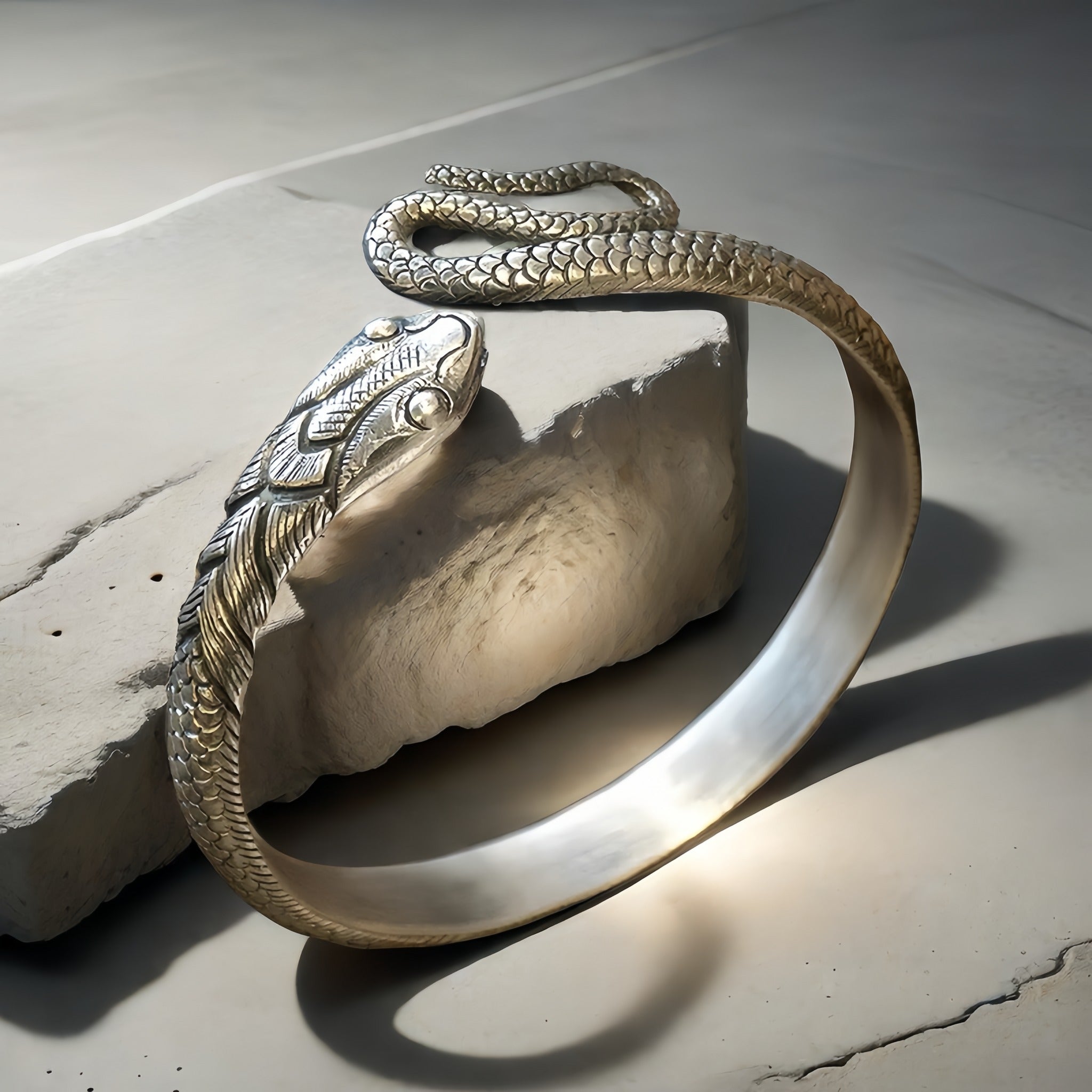 Ouroboros Silver Bangle (Item No.SB174)