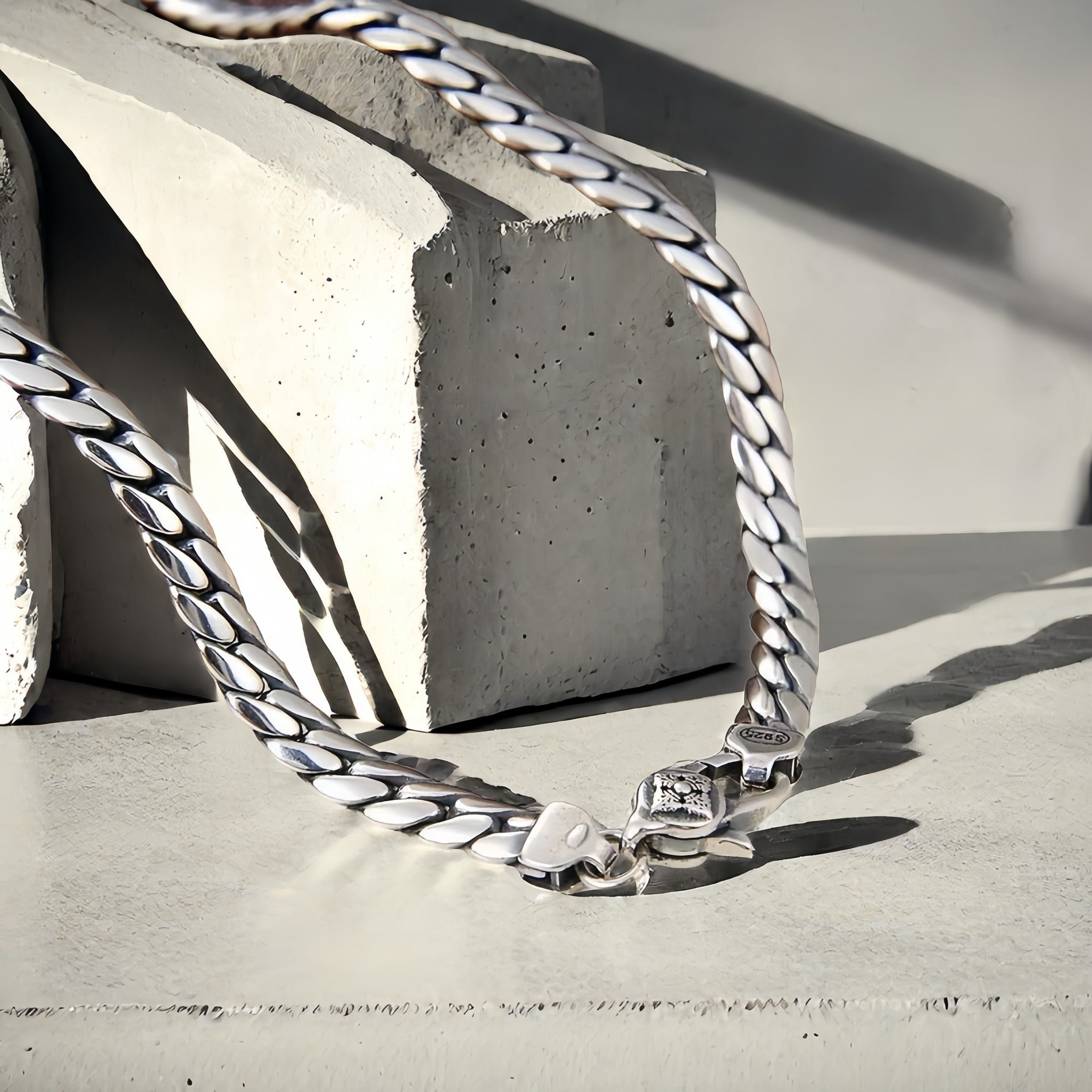 Classy Silver Snake Necklace Chain (Item No. SN130)
