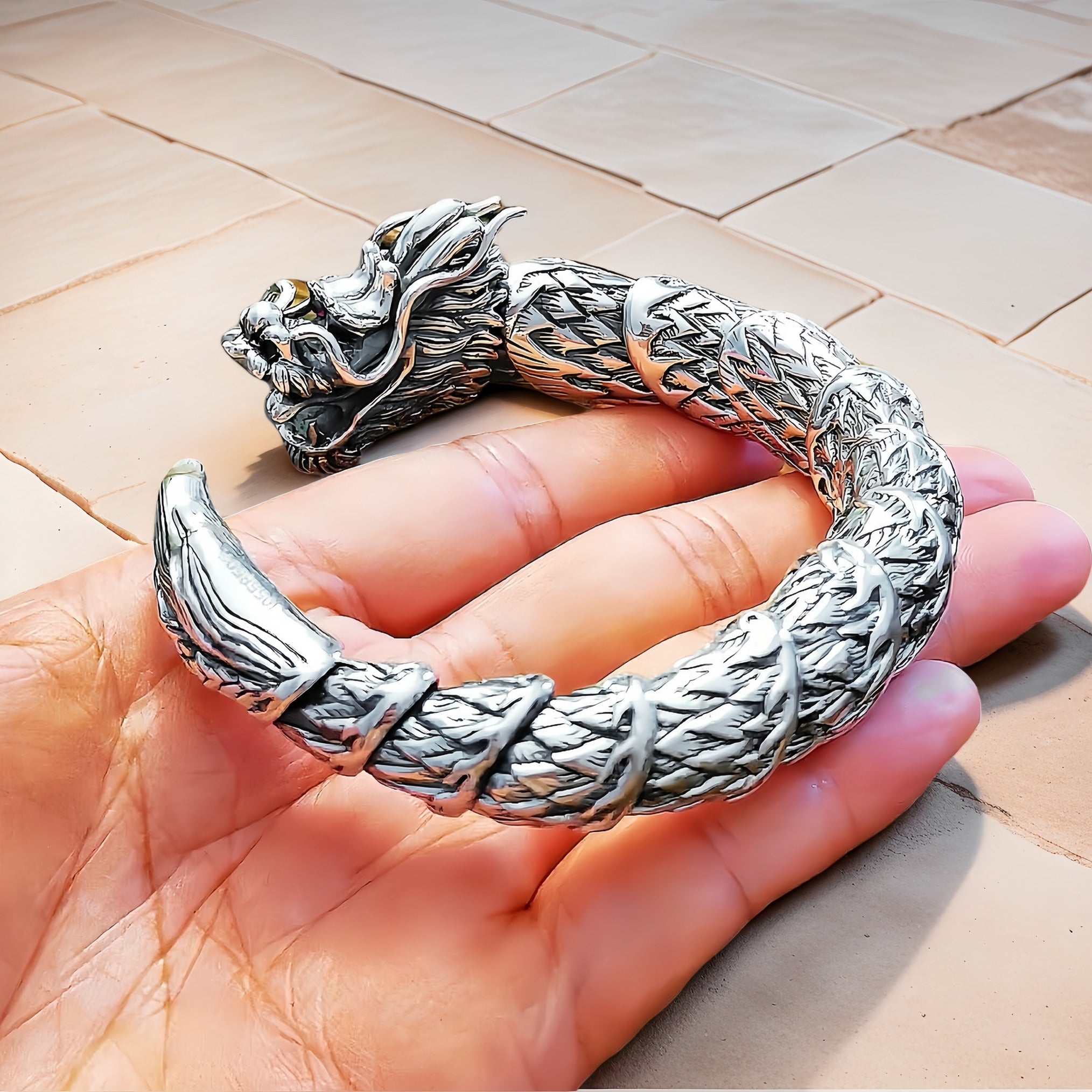 Flying Dragon Silver Bangle (Item No.SB130)