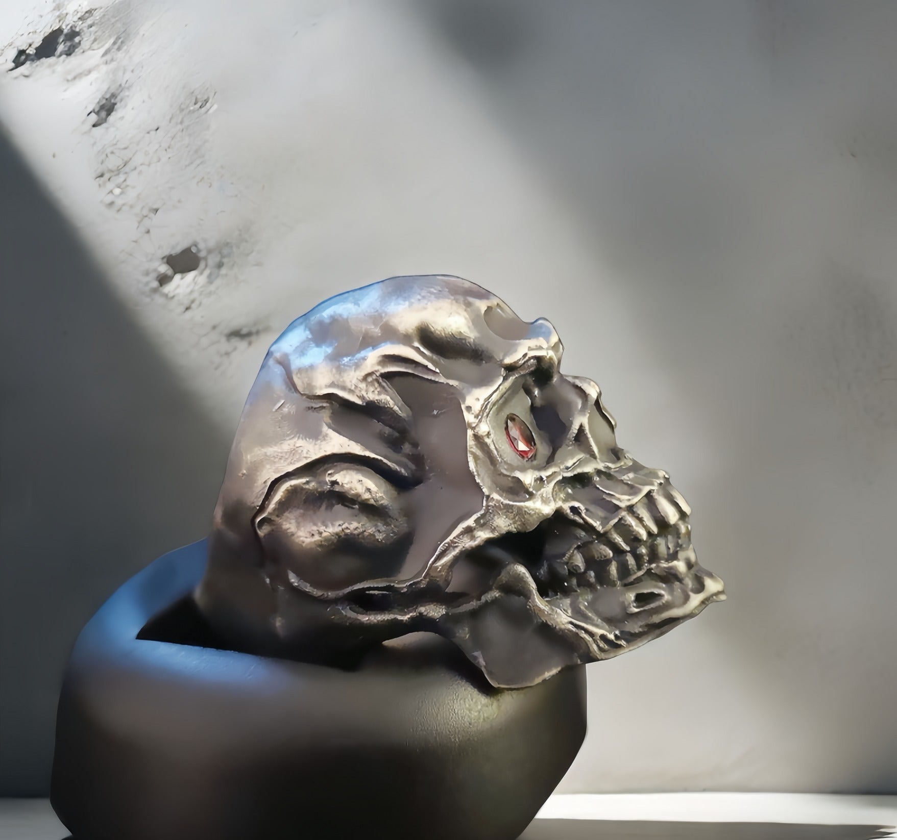 Ruby Eyes Skull Silver Ring (Item No. RS118)