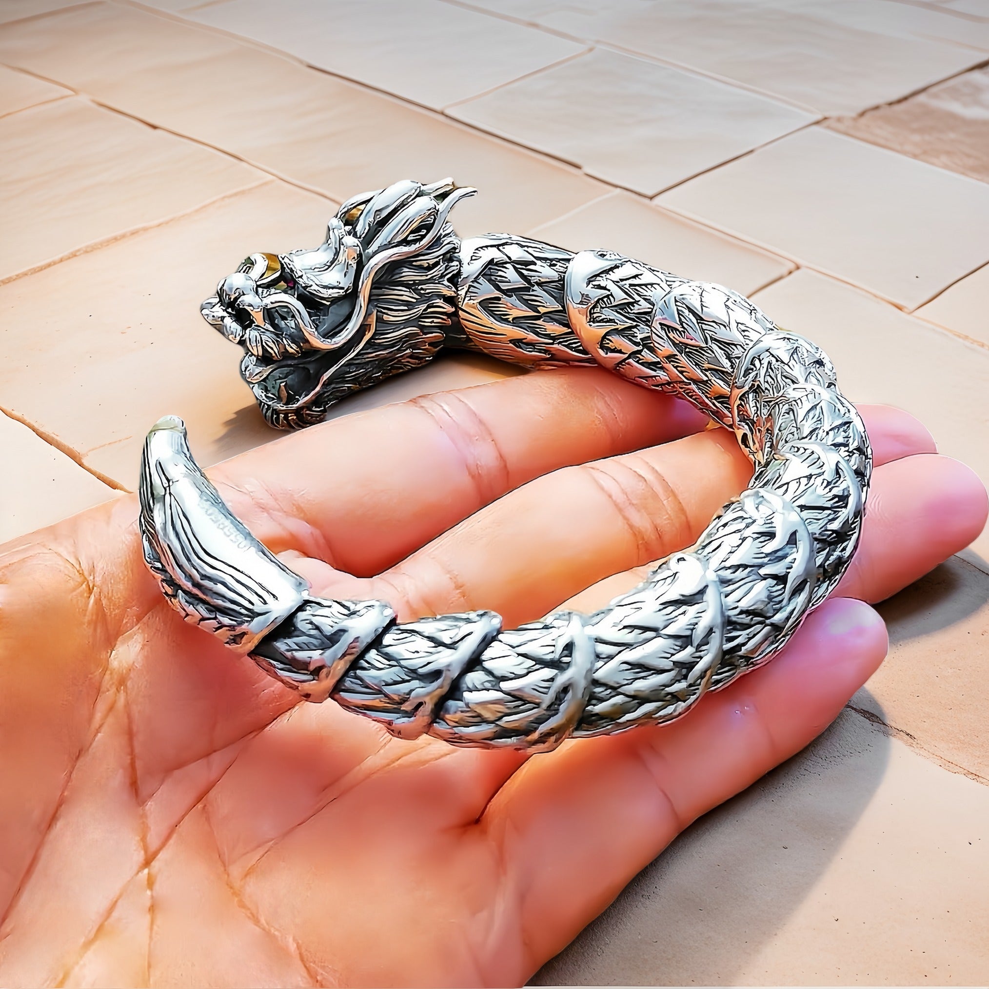 Flying Dragon Silver Bangle (Item No.SB130)