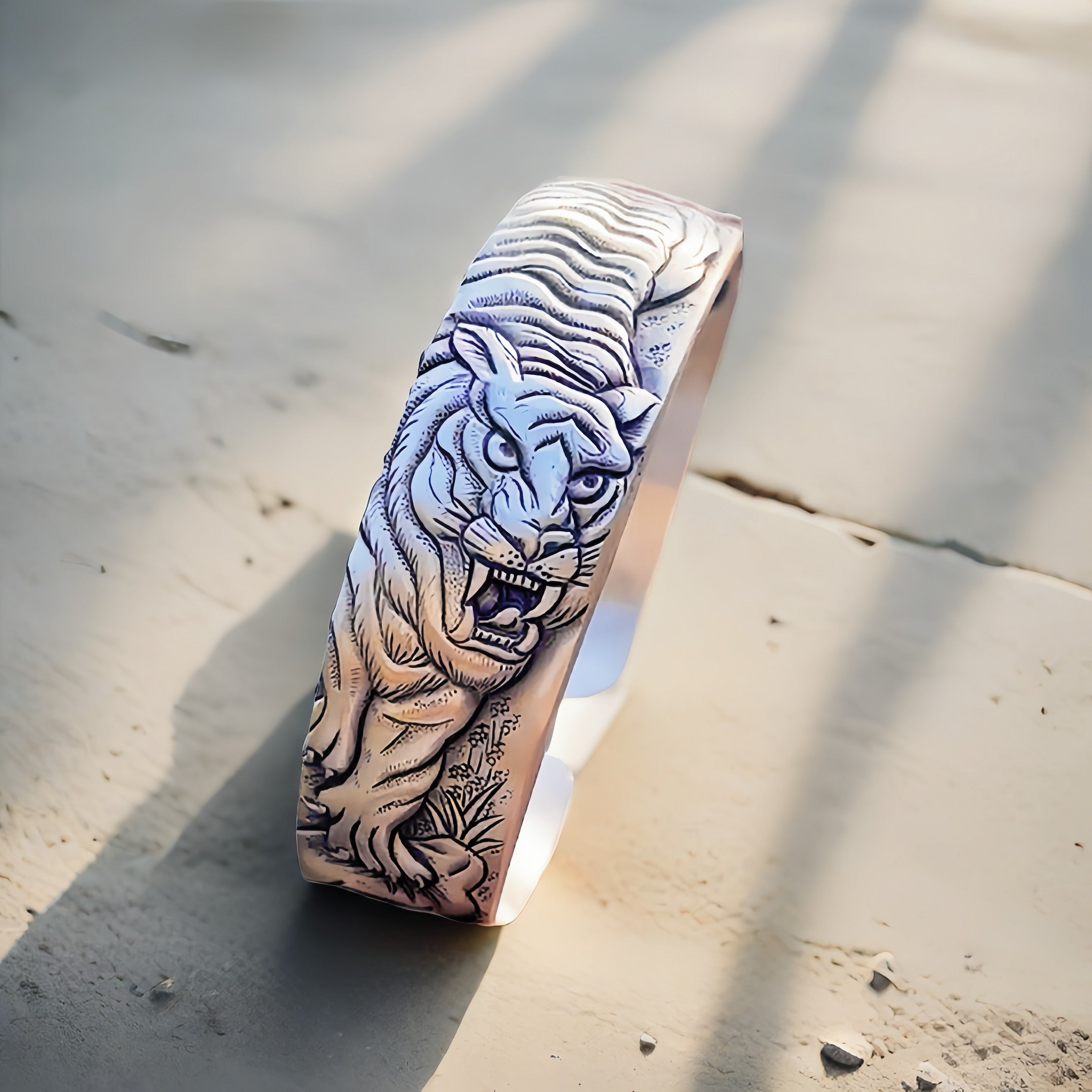 Tiger Silver Bangle (Item No.SB159)