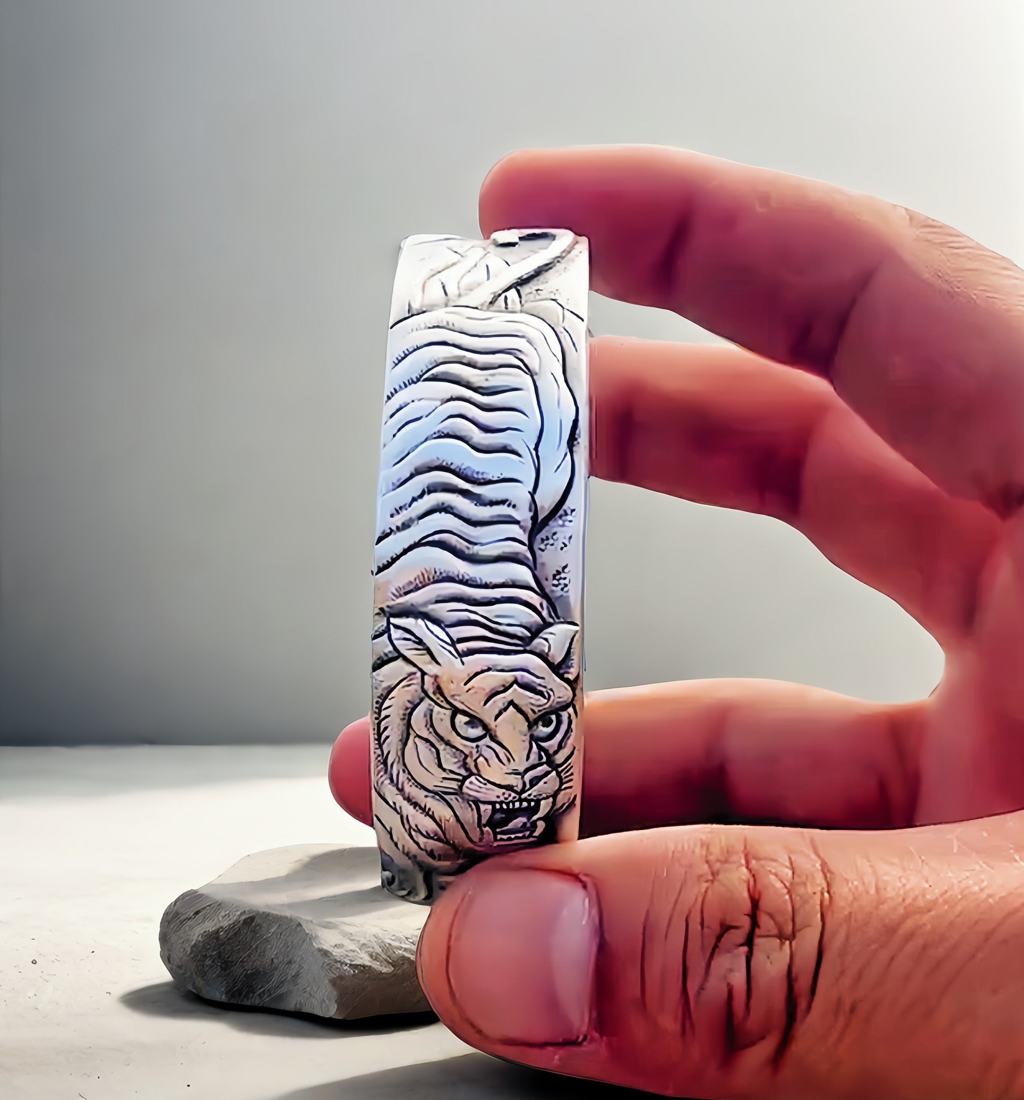 Tiger Silver Bangle (Item No.SB159)