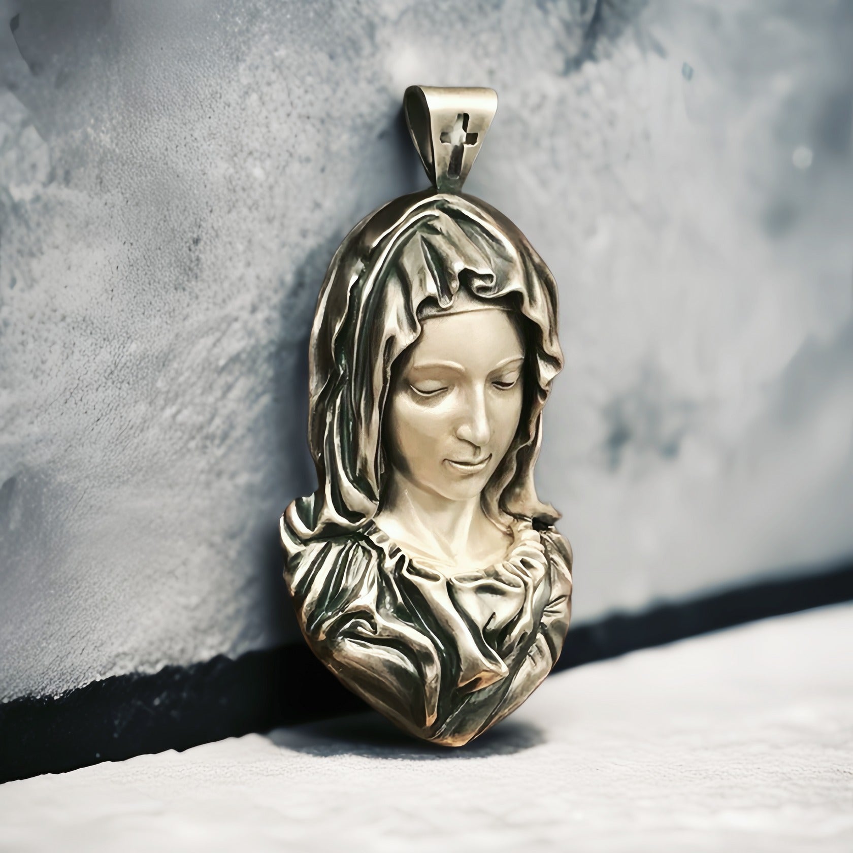 Madonna Silver Pendant (Item No. SP107)