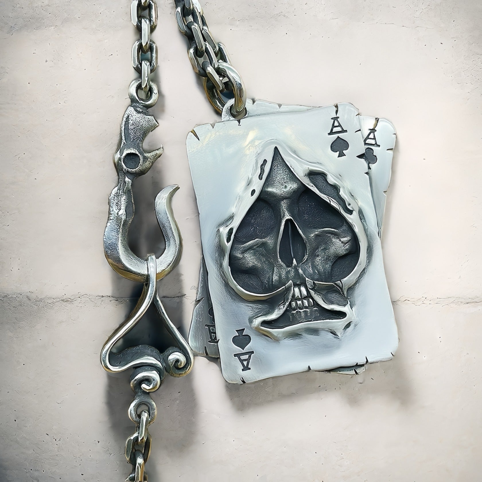 Spade Skull Silver Pendant (Item No. SP110)